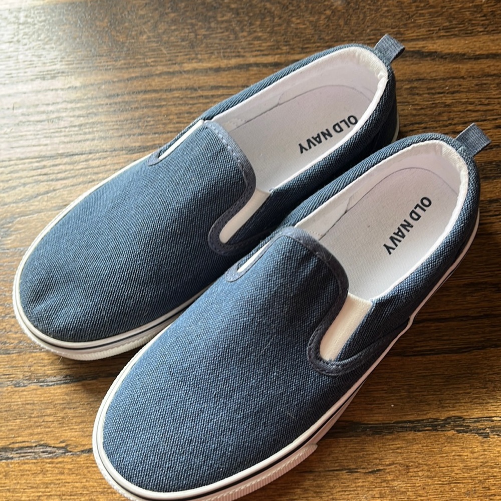 Old navy boys slip on loafers
